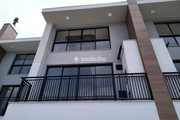 Apartamento para alugar ou comprar com 77m², 1 quarto, 1 suíte, 1 vaga no bairro Lagoa da Conceição em Florianópolis