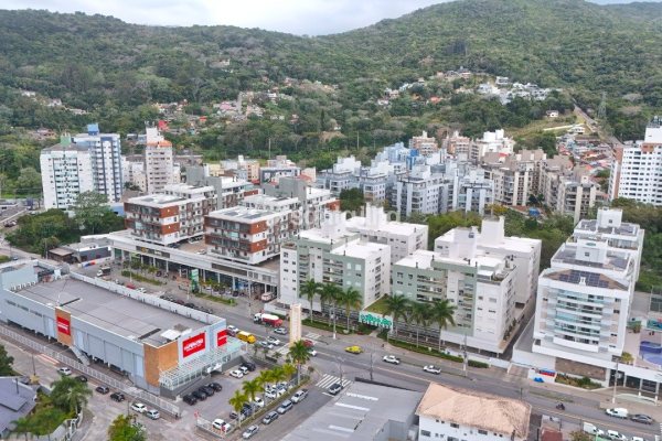 Apartamento à venda com 86m², 3 quartos, 1 suíte, 2 vagas no bairro Córrego Grande em Florianópolis