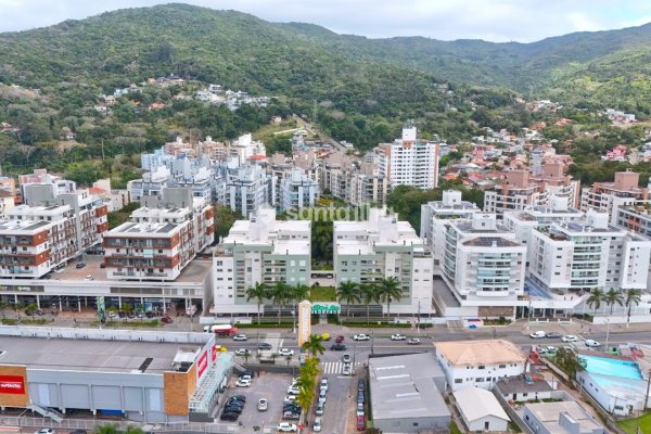 Apartamento à venda com 86m², 3 quartos, 1 suíte, 2 vagas no bairro Córrego Grande em Florianópolis