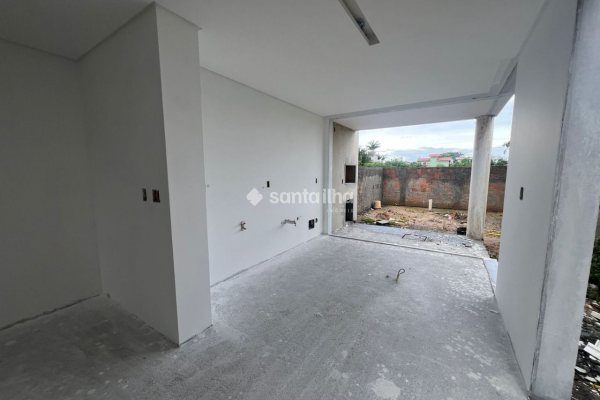 Casa à venda com 145m², 3 quartos, 1 suíte, 1 vaga no bairro Campeche em Florianópolis