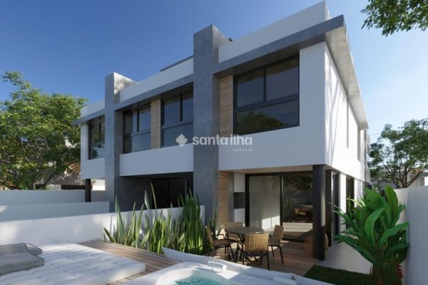 Casa à venda com 145m², 3 quartos, 1 suíte, 1 vaga no bairro Campeche em Florianópolis