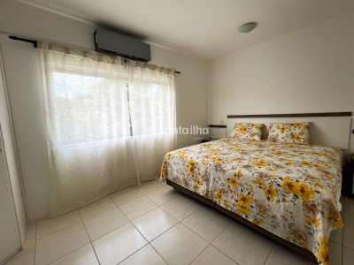 Casa para alugar com 133m², 3 quartos, 1 suíte, 2 vagas no bairro Campeche Central em Florianópolis - Foto 12