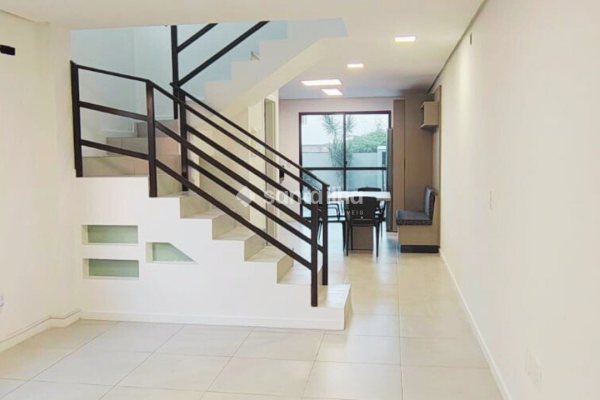 Casa à venda com 118m², 3 quartos, 1 suíte, 2 vagas no bairro Campeche em Florianópolis