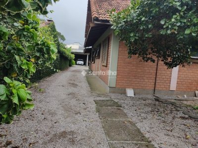 Casa à venda com 250m², 4 quartos, 2 suítes, 2 vagas no bairro Morro das Pedras em Florianópolis - Foto 4