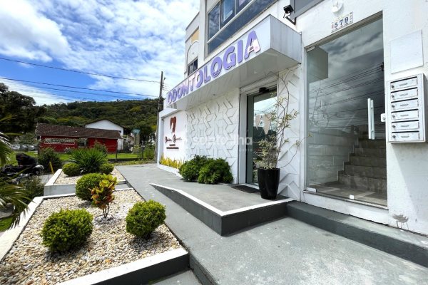 Sala/Conjunto para alugar com 20m², 7 vagas no bairro Campeche em Florianópolis