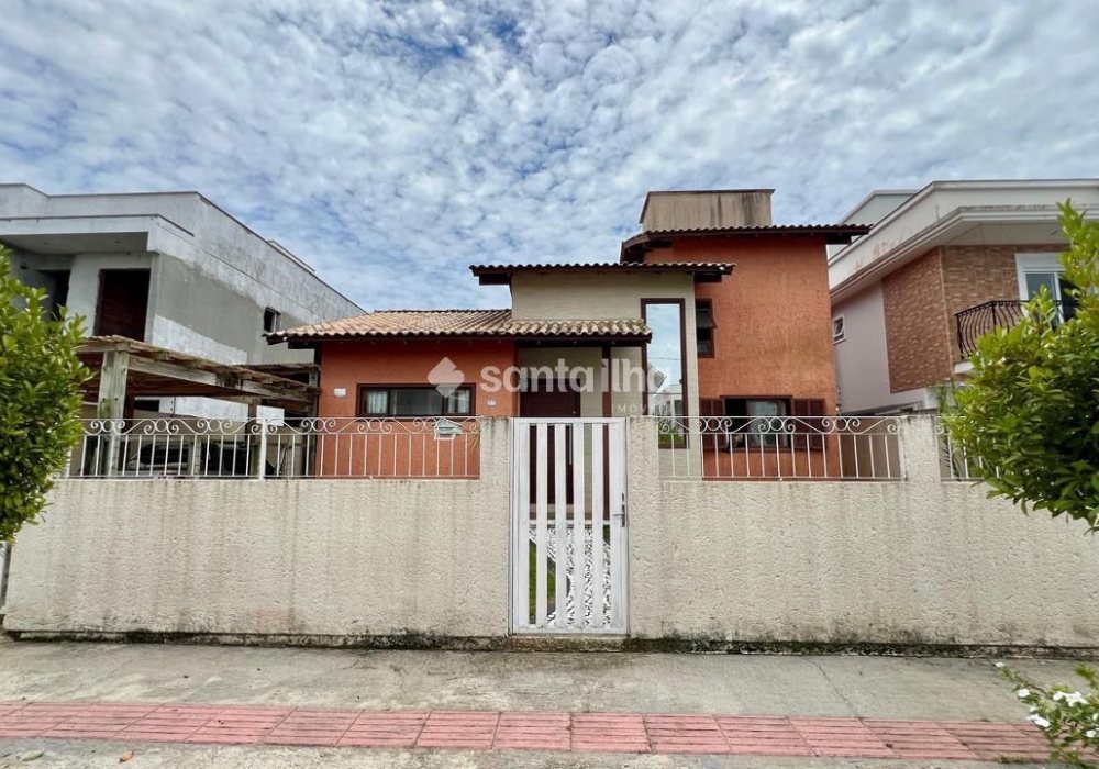 Casa à venda com 113m², 3 quartos, 1 suíte, 2 vagas no bairro Campeche em Florianópolis - Foto 1