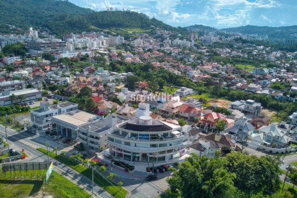 Sala/Conjunto à venda com 55m², 1 vaga no bairro Córrego Grande em Florianópolis