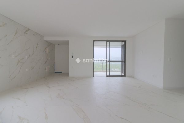 Apartamento à venda com 125m², 3 quartos, 2 suítes, 1 vaga no bairro Cacupé em Florianópolis