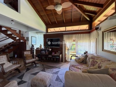 Casa à venda com 222m², 5 quartos, 2 suítes, 4 vagas no bairro Campeche em Florianópolis - Foto 2