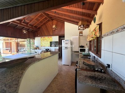 Casa à venda com 222m², 5 quartos, 2 suítes, 4 vagas no bairro Campeche em Florianópolis - Foto 7