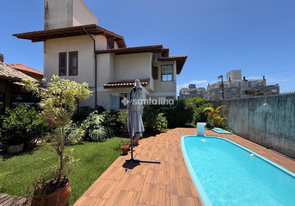 Casa à venda com 222m², 5 quartos, 2 suítes, 4 vagas no bairro Campeche em Florianópolis - Foto 1