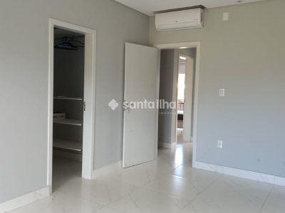 Casa à venda com 148m², 3 quartos, 1 suíte, 2 vagas no bairro Campeche em Florianópolis - Foto 10
