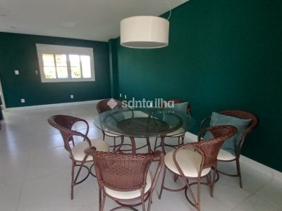 Casa à venda com 148m², 3 quartos, 1 suíte, 2 vagas no bairro Campeche em Florianópolis - Foto 4