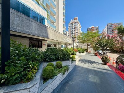 Apartamento à venda com 151m², 3 quartos, 2 suítes, 1 vaga no bairro Centro em Florianopolis - Foto 4