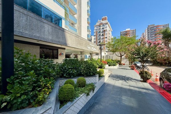 Apartamento à venda com 151m², 3 quartos, 2 suítes, 1 vaga no bairro Centro em Florianopolis