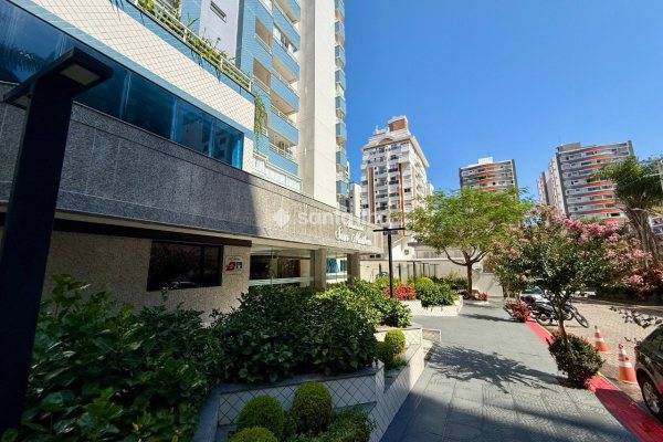 Apartamento à venda com 151m², 3 quartos, 2 suítes, 1 vaga no bairro Centro em Florianopolis