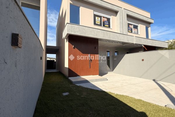 Casa à venda com 102m², 2 quartos, 2 suítes, 1 vaga no bairro Campeche em Florianópolis