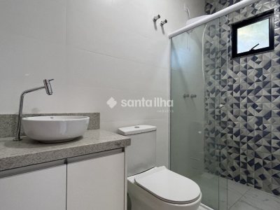 Casa para alugar com 136m², 3 quartos, 3 suítes, 1 vaga no bairro Rio Tavares em Florianópolis - Foto 12