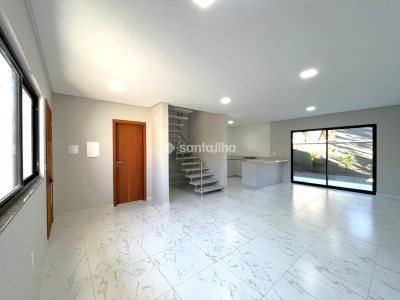 Casa para alugar com 136m², 3 quartos, 3 suítes, 1 vaga no bairro Rio Tavares em Florianópolis - Foto 2