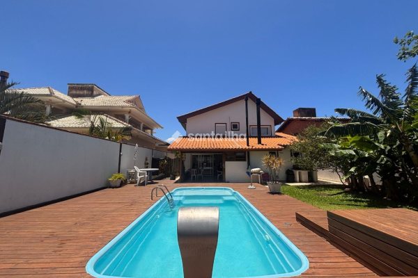 Casa à venda com 284m², 4 quartos, 1 suíte, 3 vagas no bairro Morro das Pedras em Florianópolis