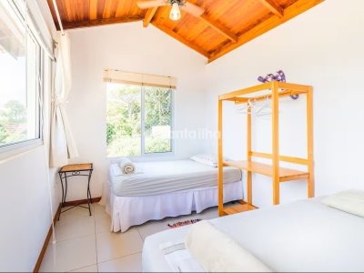 Casa à venda com 315m², 3 quartos, 2 vagas no bairro Lagoa da Conceição em Florianópolis - Foto 14