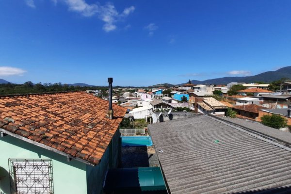 Casa à venda com 100m², 4 quartos, 10 vagas no bairro Tapera em Florianópolis