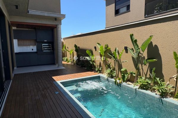 Casa à venda com 220m², 4 quartos, 3 suítes, 3 vagas no bairro Campeche em Florianópolis