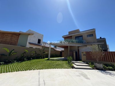 Casa à venda com 220m², 4 quartos, 3 suítes, 3 vagas no bairro Campeche em Florianópolis - Foto 4