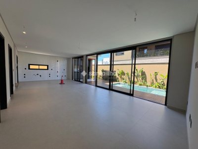 Casa à venda com 220m², 4 quartos, 3 suítes, 3 vagas no bairro Campeche em Florianópolis - Foto 7