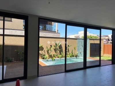 Casa à venda com 220m², 4 quartos, 3 suítes, 3 vagas no bairro Campeche em Florianópolis - Foto 9
