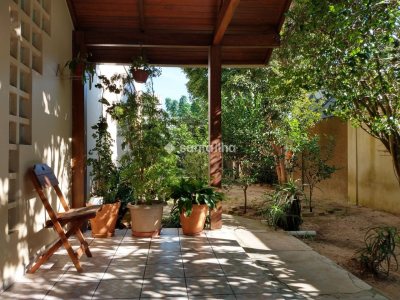 Casa à venda com 217m², 4 quartos, 3 suítes, 2 vagas no bairro Campeche em Florianópolis - Foto 3