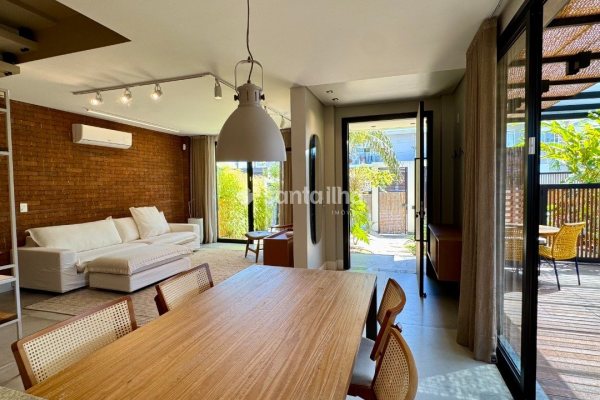 Casa à venda com 141m², 3 quartos, 1 suíte, 1 vaga no bairro Campeche em Florianópolis
