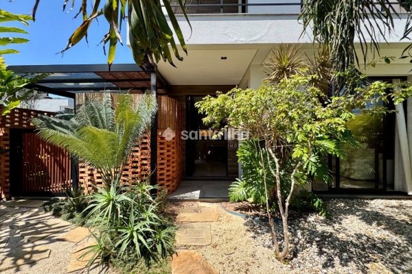 Casa à venda com 141m², 3 quartos, 1 suíte, 1 vaga no bairro Campeche em Florianópolis