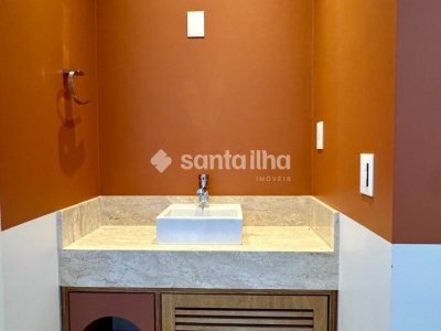 Casa à venda com 141m², 3 quartos, 1 suíte, 1 vaga no bairro Campeche em Florianópolis - Foto 17
