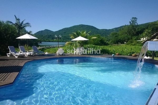 Casa em Condomínio à venda com 73m², 2 quartos, 1 vaga no bairro Lagoa da Conceição em Florianópolis