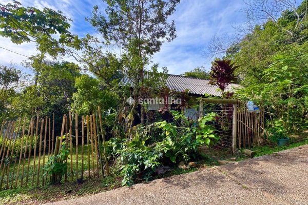 Terreno à venda com 400m², 1 vaga no bairro Ribeirão da Ilha em Florianópolis
