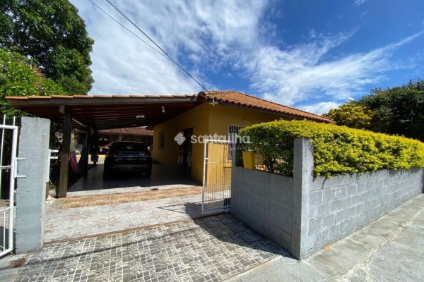 Casa à venda com 119m², 3 quartos, 1 suíte, 2 vagas no bairro Campeche em Florianópolis