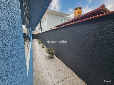 Casa à venda com 220m², 4 quartos, 2 suítes, 2 vagas no bairro Campeche em Florianópolis - Foto 14