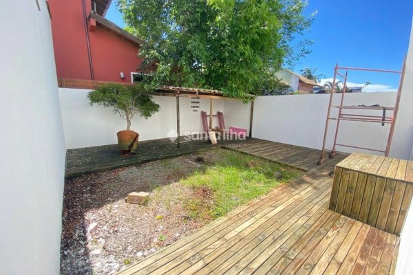 Casa à venda com 96m², 2 quartos, 3 vagas no bairro Rio Tavares em Florianópolis