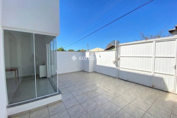 Casa à venda com 96m², 2 quartos, 3 vagas no bairro Rio Tavares em Florianópolis