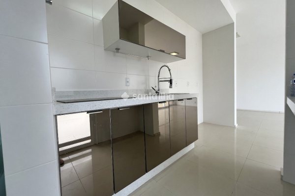 Apartamento para alugar com 171m², 3 quartos, 1 suíte, 2 vagas no bairro Campeche em Florianópolis