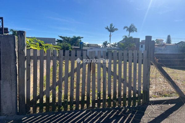 Terreno à venda com 472m², 1 quarto no bairro Campeche em Florianópolis