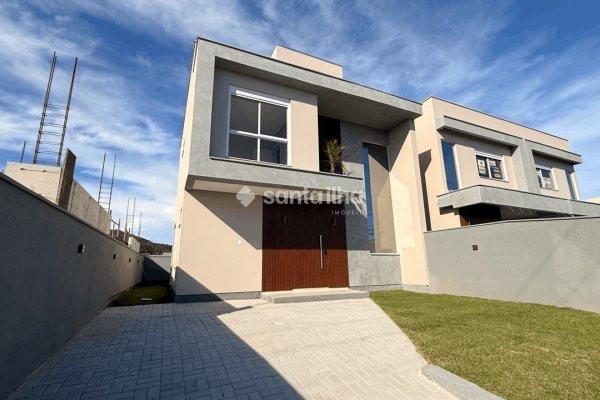 Casa à venda com 136m², 3 quartos, 1 suíte, 1 vaga no bairro Campeche em Florianópolis