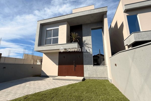 Casa à venda com 136m², 3 quartos, 1 suíte, 1 vaga no bairro Campeche em Florianópolis