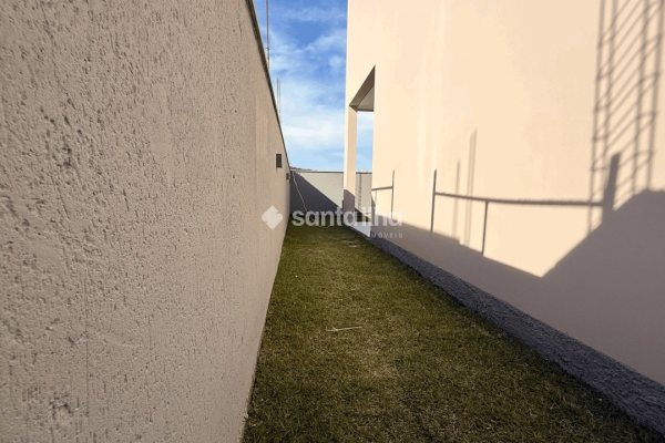 Casa à venda com 136m², 3 quartos, 1 suíte, 1 vaga no bairro Campeche em Florianópolis