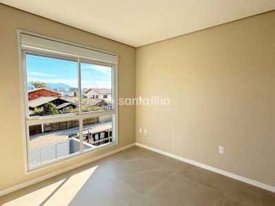 Casa à venda com 136m², 3 quartos, 1 suíte, 1 vaga no bairro Campeche em Florianópolis - Foto 10