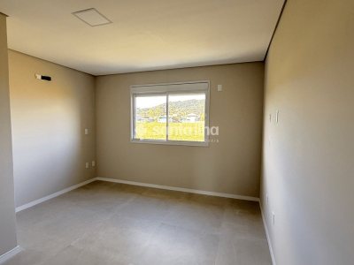 Casa à venda com 136m², 3 quartos, 1 suíte, 1 vaga no bairro Campeche em Florianópolis - Foto 14