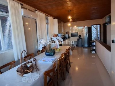 Casa à venda com 304m², 5 quartos, 1 suíte, 4 vagas no bairro Tapera da Base em Florianópolis - Foto 23