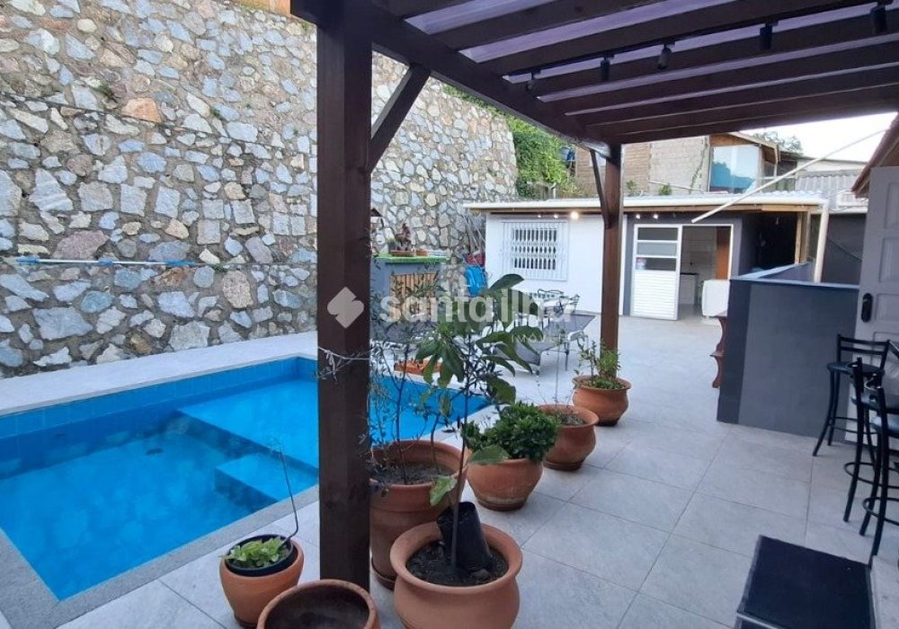 Casa à venda com 304m², 5 quartos, 1 suíte, 4 vagas no bairro Tapera da Base em Florianópolis - Foto 1