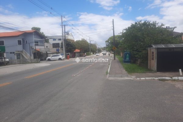 Terreno à venda com 730m² no bairro Campeche em Florianópolis